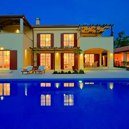 Mirna Villa *