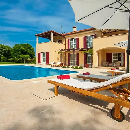Villa Mirna