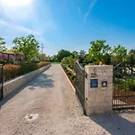 Mirna 빌라